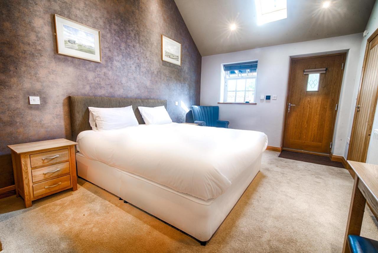 The Red Lion Hotel Cambridge  Bagian luar foto